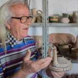 �Mi occupo di terrecotte dall'et� di 9 anni e non mi � mai piaciuto limitarmi alle �solite� creazioni - confessa - . Volevo invece occuparmi di qualcosa che non si fabbricasse pi� da tempo e osservando le antiche ceramiche nei musei, ho capito quanto potesse essere bella la sfida di provarle a farle identiche�